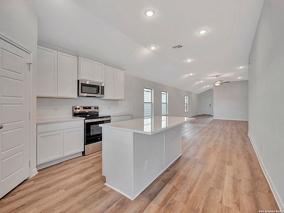 2nd image of 4277 Carlotta Drive