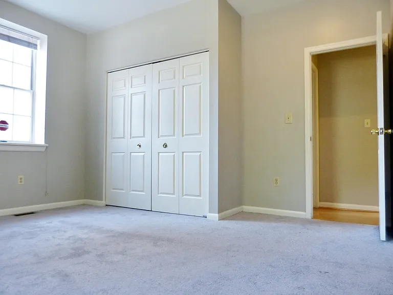 200 E West St #1 — Photo 19