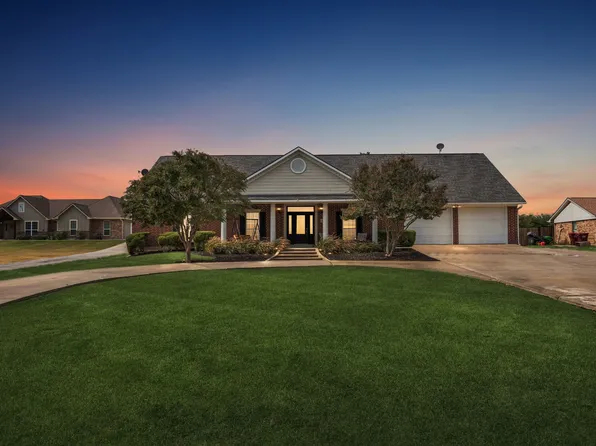 107 N Westlake Dr, Leonard, TX 75452