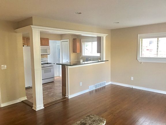 2nd image of 7377 Amboy St
