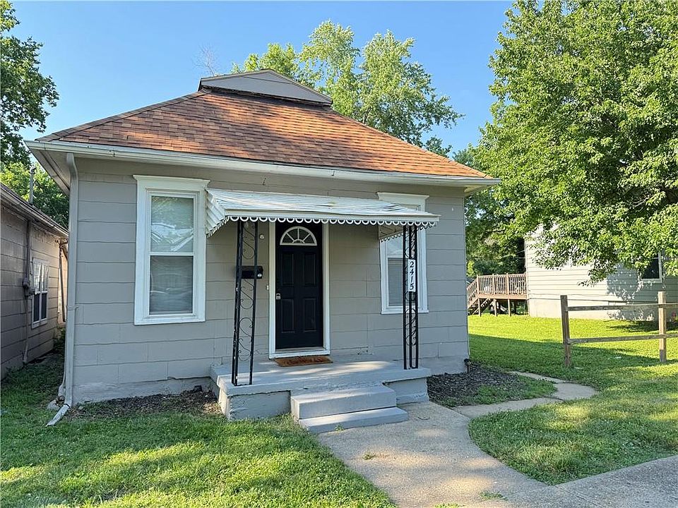 2415 Mary St, Saint Joseph, MO 64507 | Zillow
