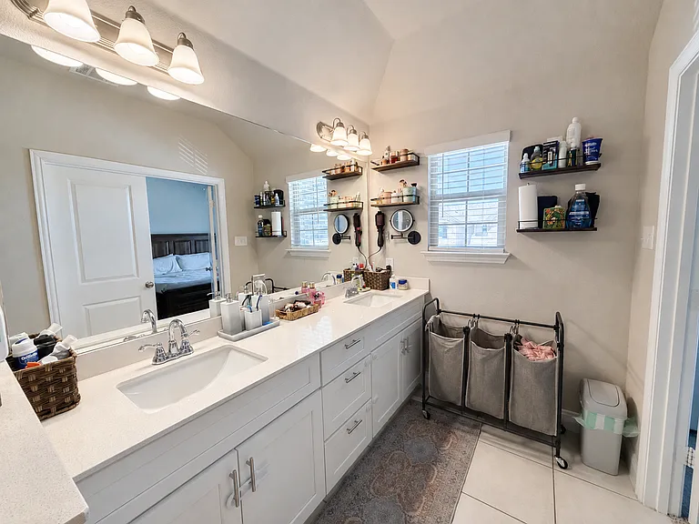 573 Hutchinson Ln — Photo 11