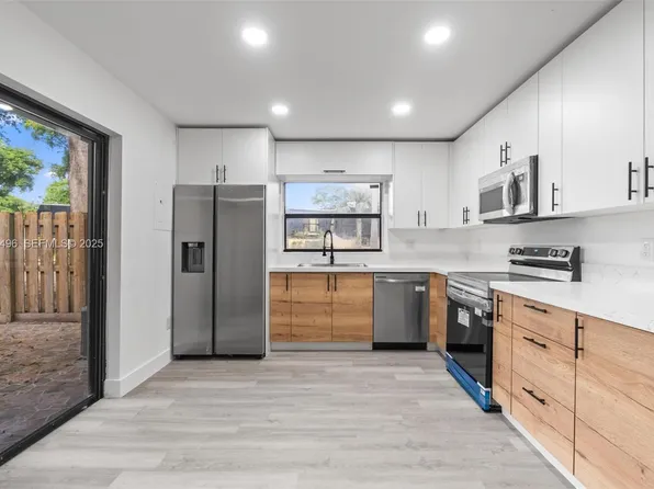 14289 SW 94th Circle Ln APT 103-26, Miami, FL 33186