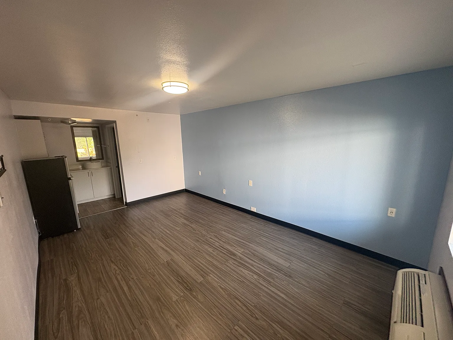 Studio, 300 sqft, $800 — Photo 4