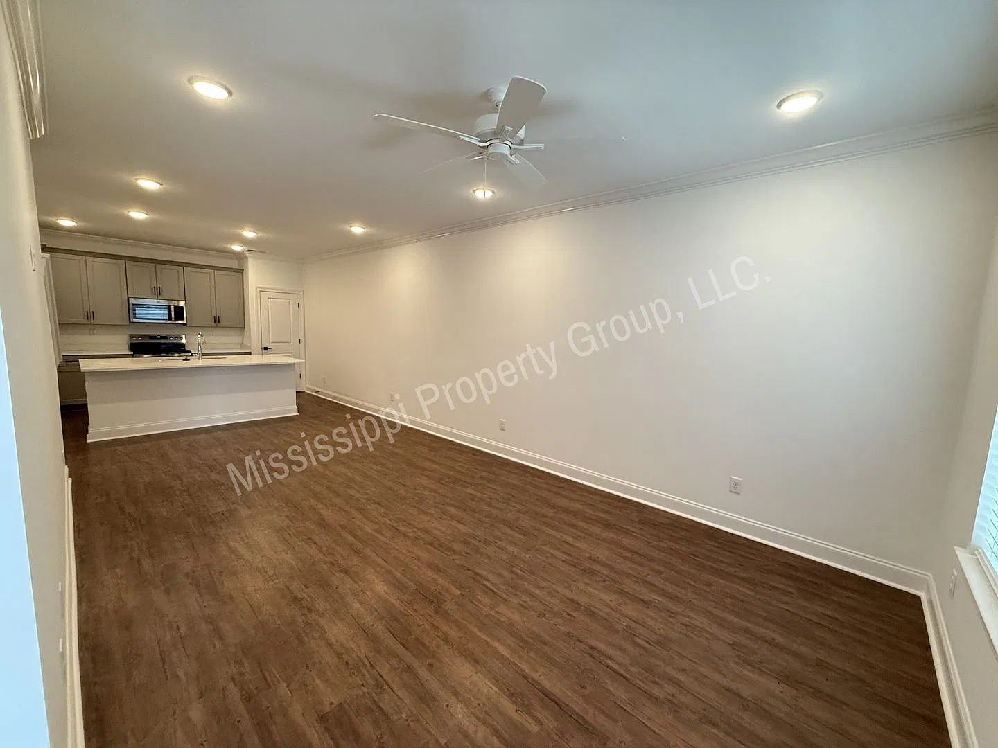 3bd/3.5ba For Rent In South Grove — Photo 3