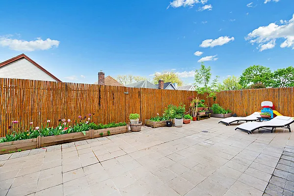 Sold by Ilite Realty Inc | media 14