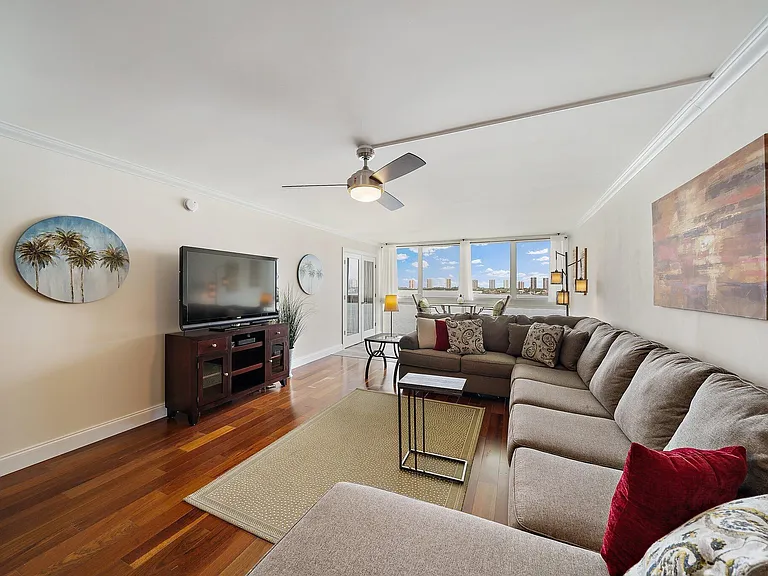 301 Lake Shore Dr #802 — Photo 7