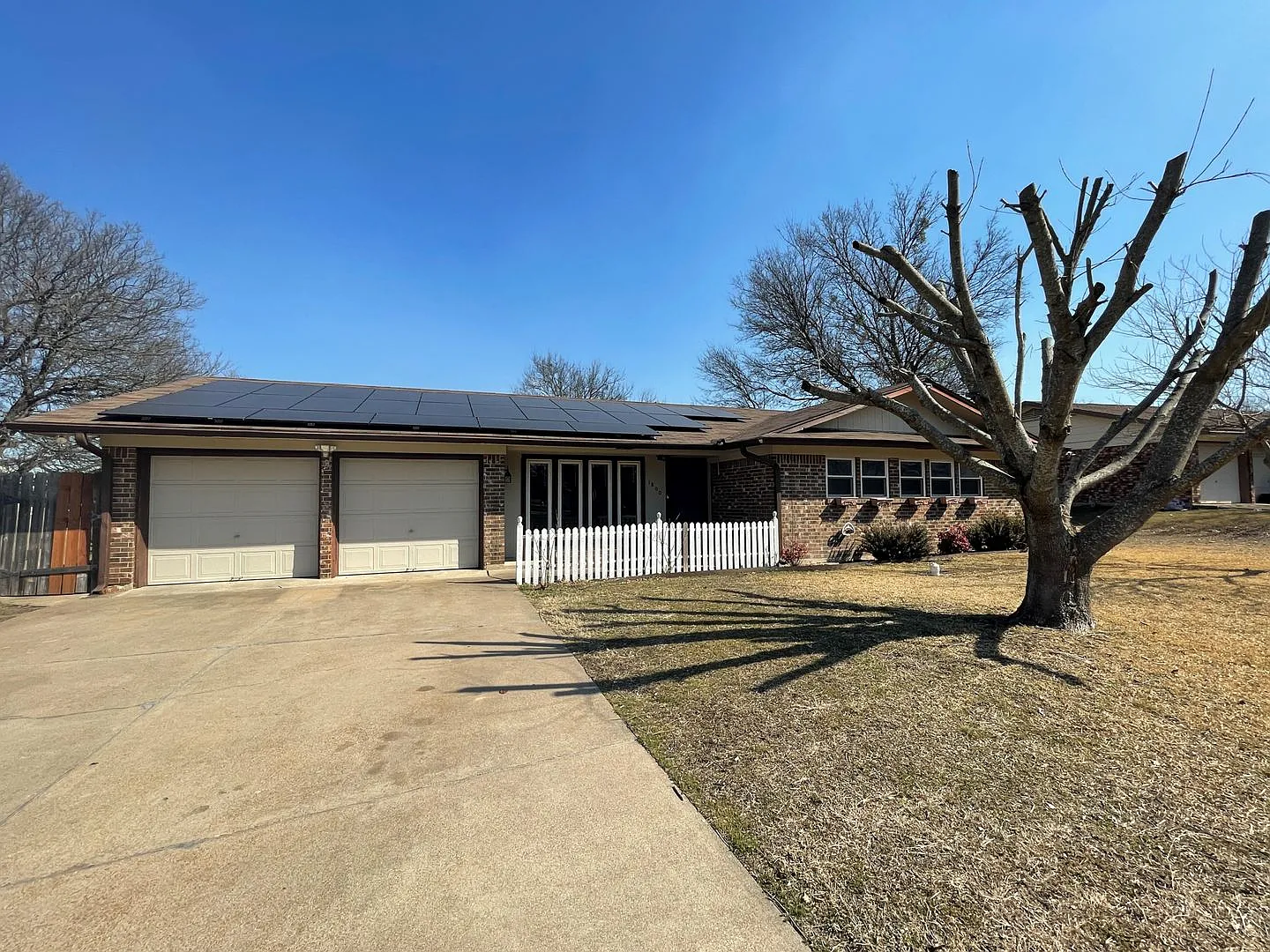 Viewable September 2nd! Pets Accepted! — Photo 1
