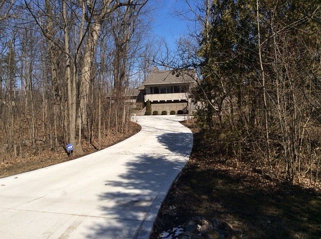 2nd image of 9924 Circlewood Dr