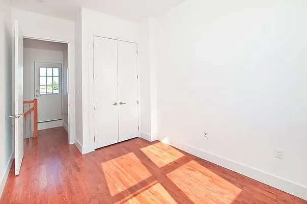 Rented by Evergreen Apartments BK | media 14