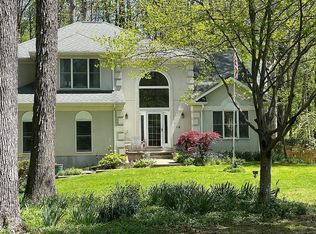 12207 Glade Dr, Fredericksburg, VA 22407