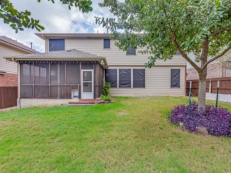 5723 White Oak Cv — Photo 24