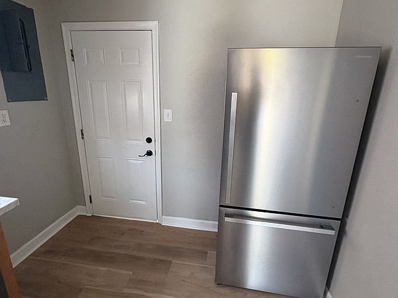 3rd image of 1053 38th St