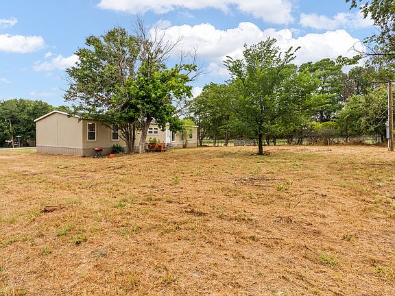 4th image of 265 Richard Ln