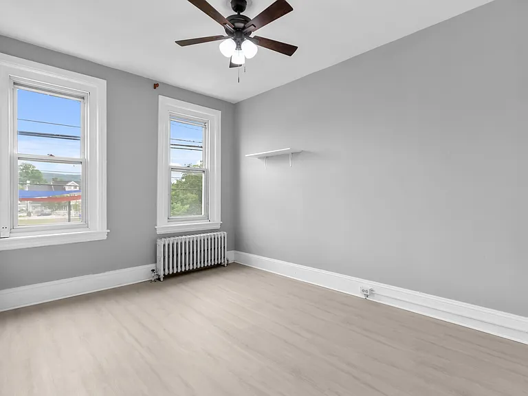 227 E Garrison St #1 — Photo 16