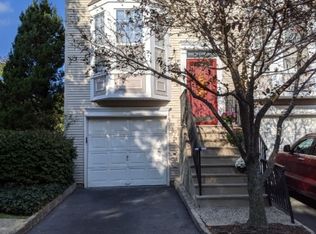 100 Cossio Dr, Newark, NJ 07103