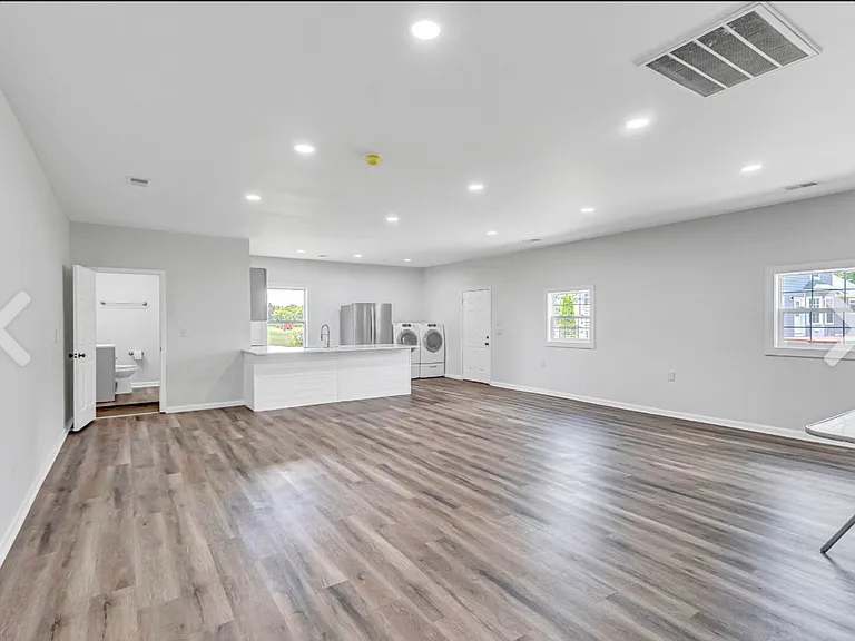 8624 Guthrie Ct — Photo 13