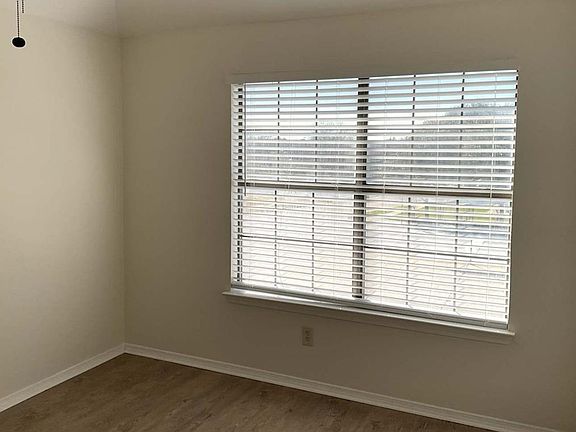 3rd image of 2808 Claremont Dr #6