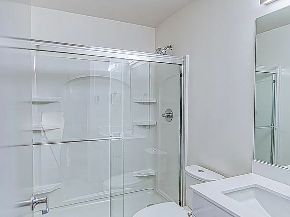 5th image of 1302 NE 52nd St