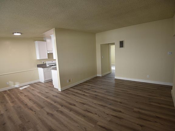 4th image of 454 W Elk Ave #4