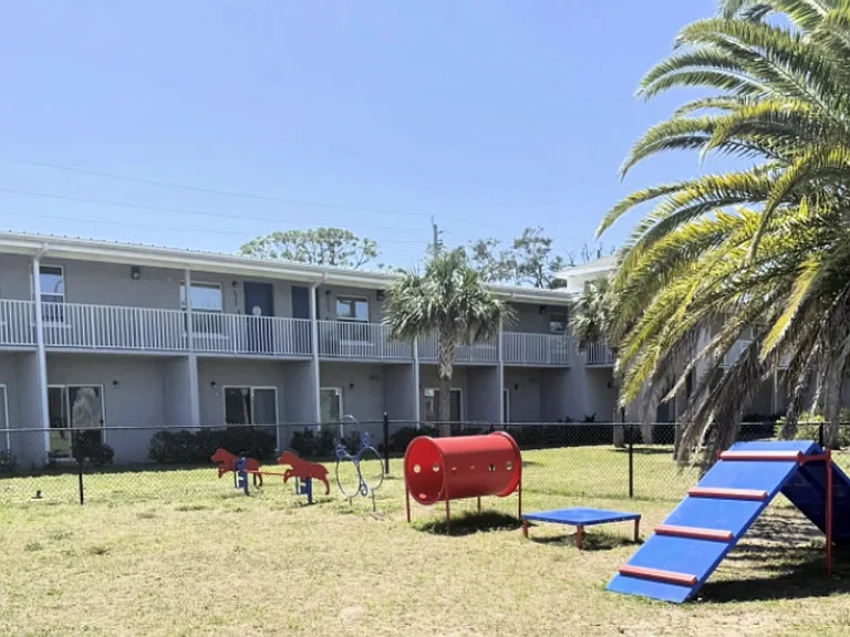 Manatee Landing — Photo 27