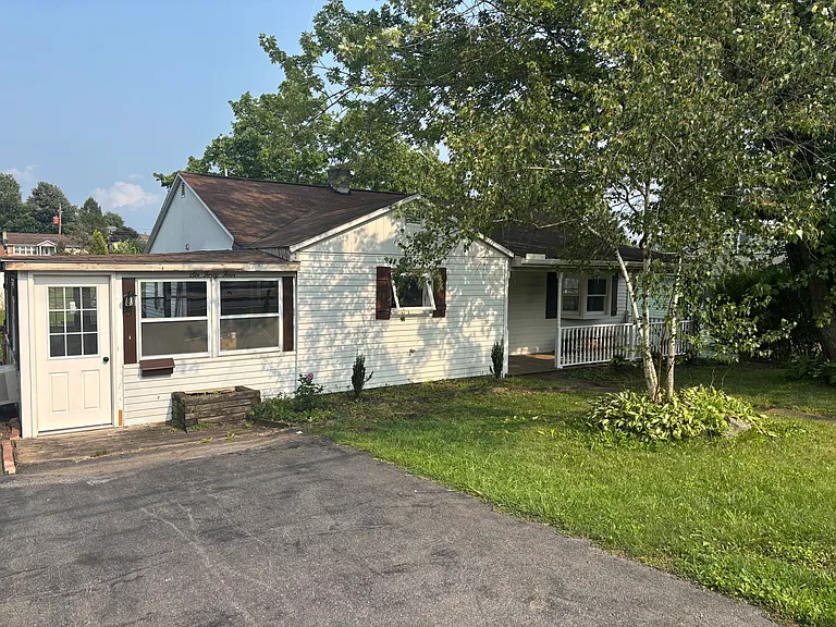 644 Vine St — Photo 1