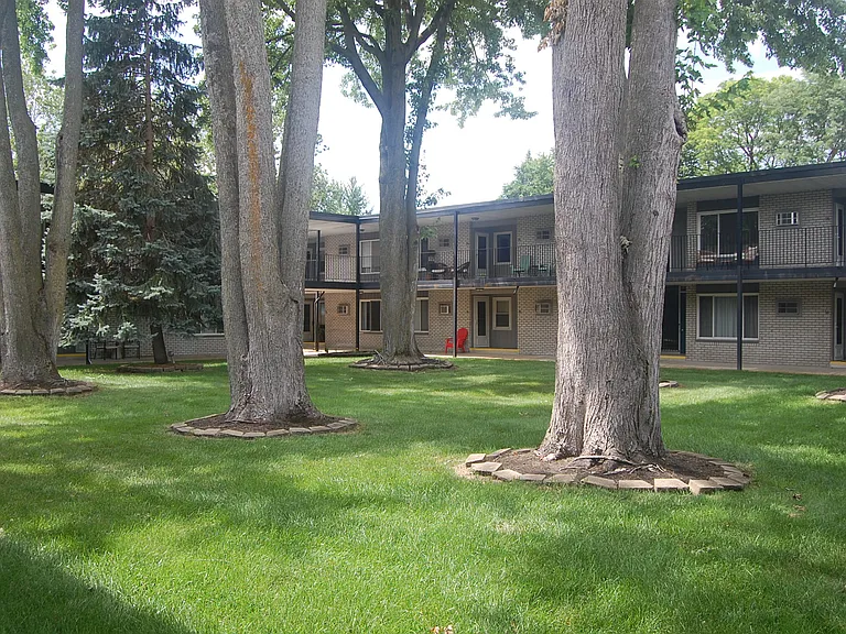 3433 Hillside Dr #12 — Photo 1