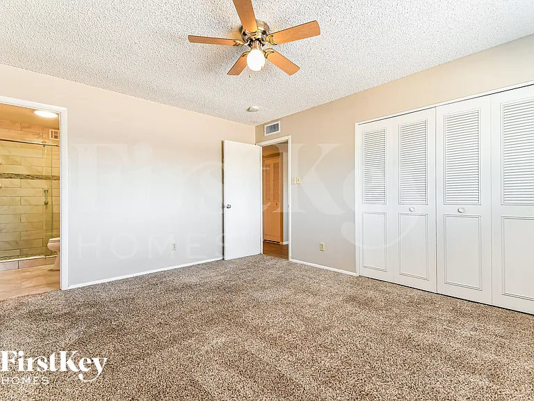 614 E Greenway Dr — Photo 13