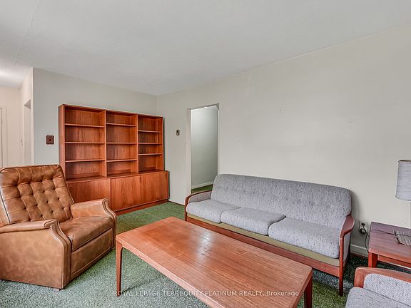 4th image of 4 Sunray Cres