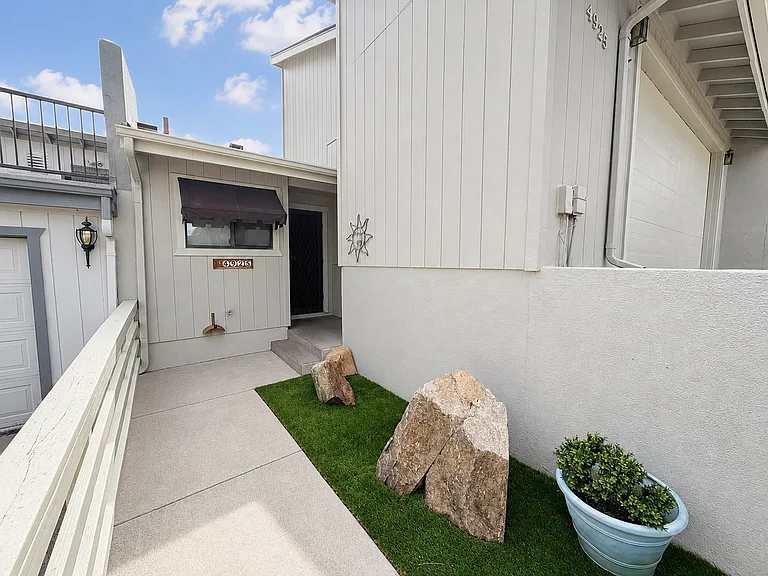 4925 Summit Cir — Photo 1