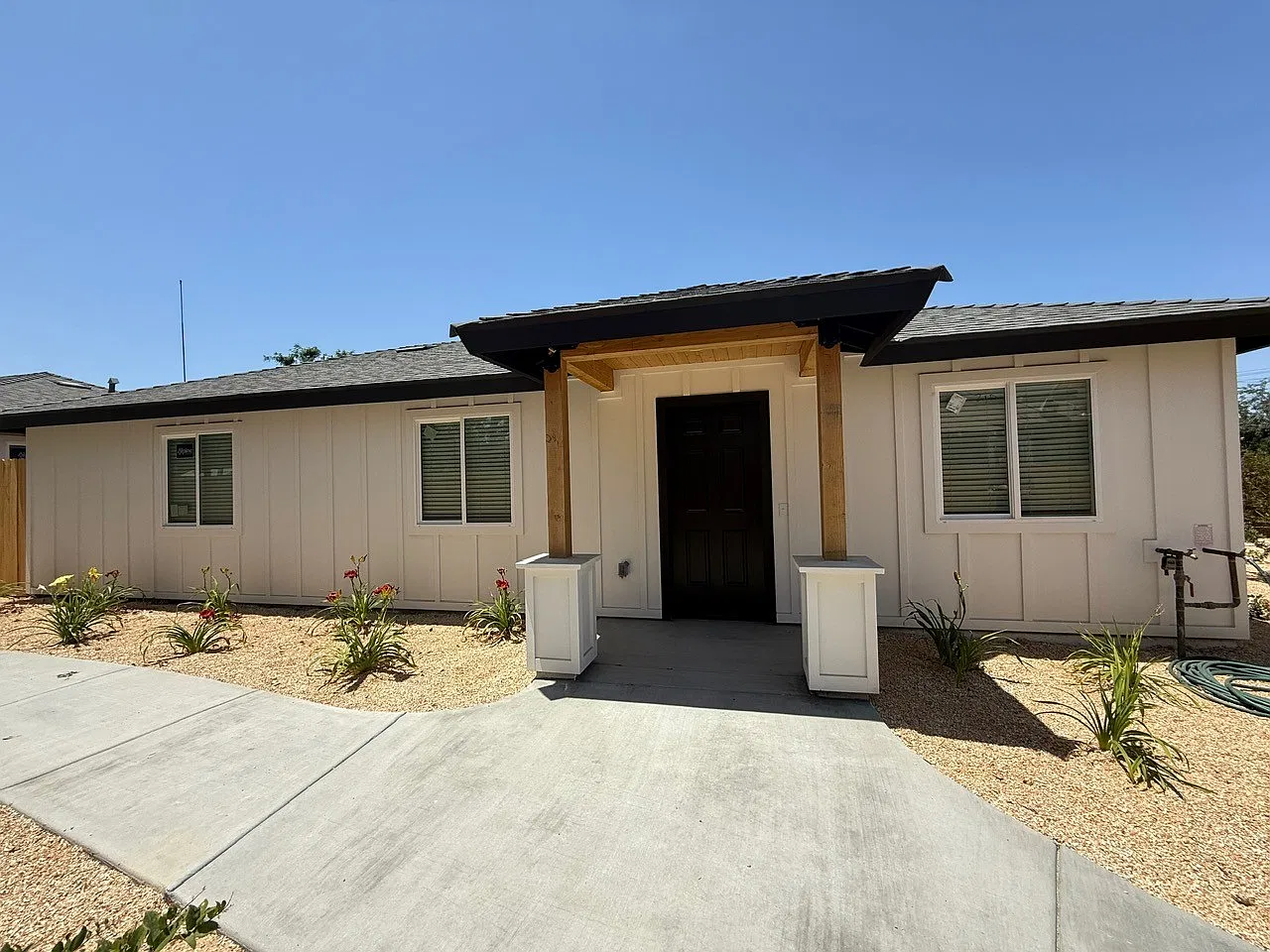 3 bed, 1200 sqft, $2,000 — Photo 2