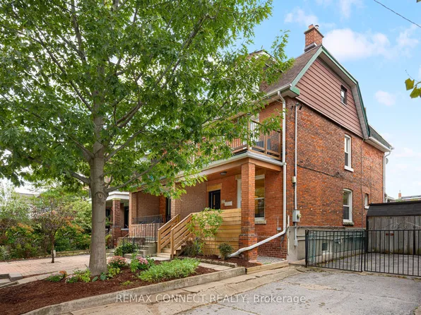 17 Muir Ave, Toronto, ON M6H 1E7