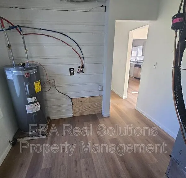 1665 Elaine Rd — Photo 9