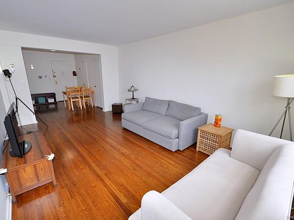 4th image of 501 Riverdale Ave APT 5L