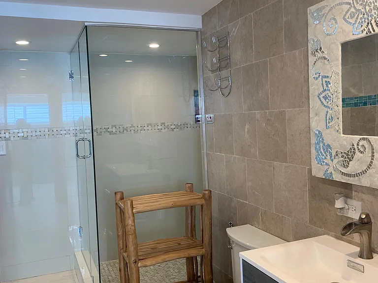 114 Oleander Cir — Photo 17