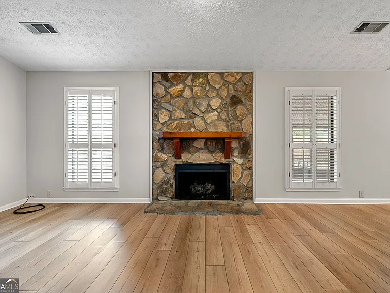 503 Waterwood Bnd — Photo 7