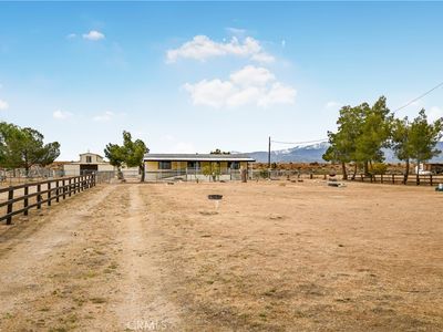 5981 La Mesa Rd, Phelan, CA, 92371