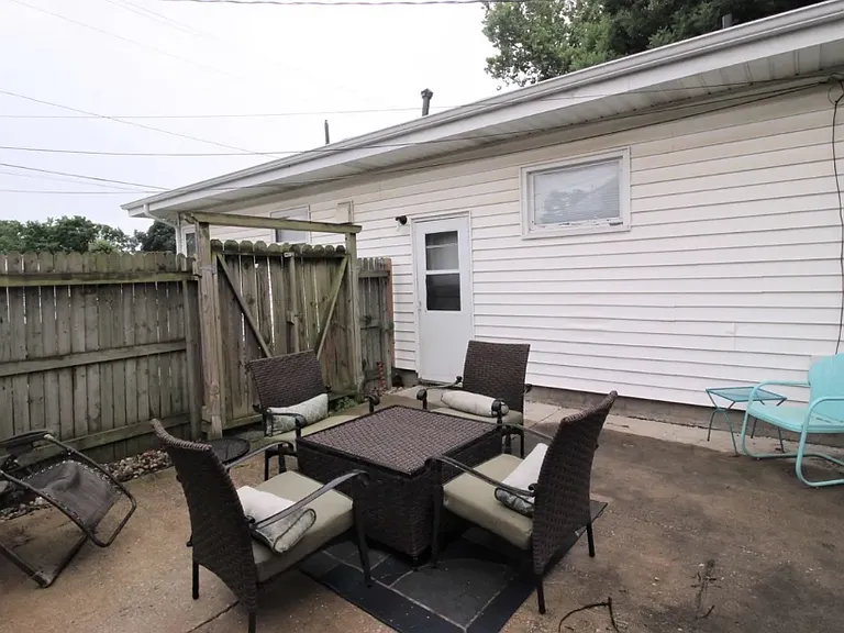 818 W College Ave — Photo 16