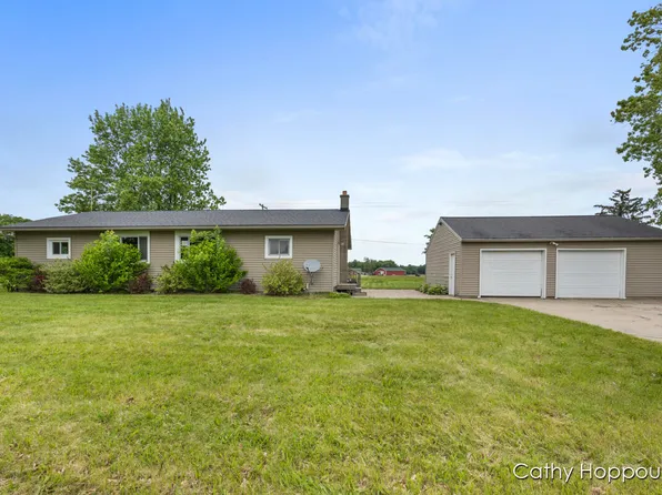9440 W Howe Rd, Eagle, MI 48822