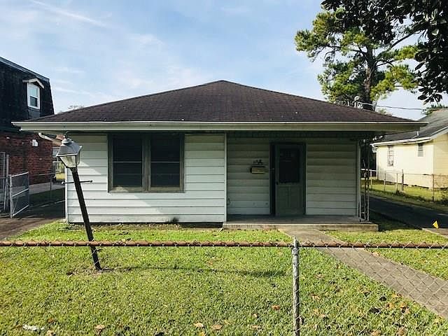 1st image of 308 Radiance Ave