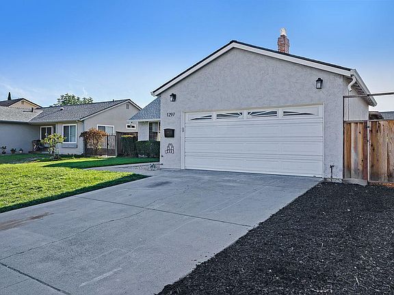 3rd image of 1297 Turrett Dr