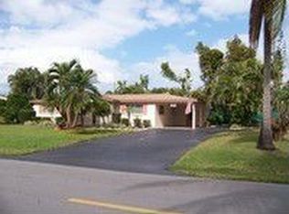 695 11th Ave S, Naples, FL 34102