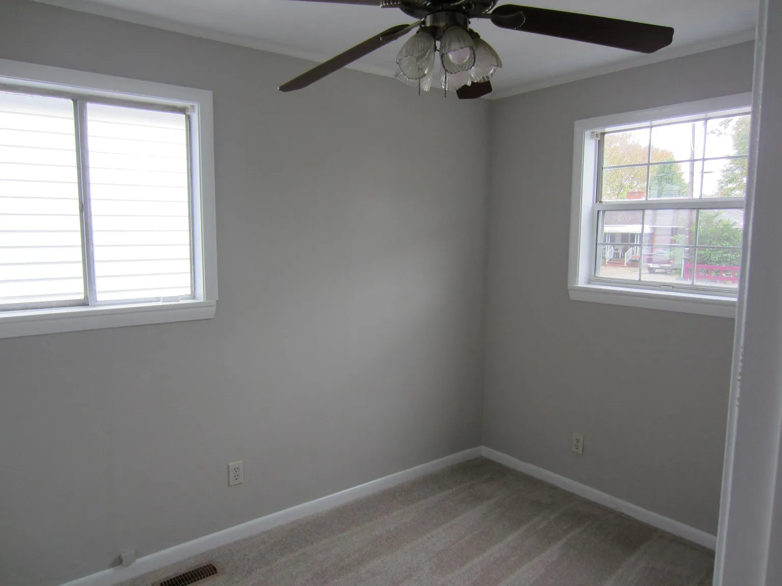 3 bed, 957 sqft, $1,500 — Photo 3
