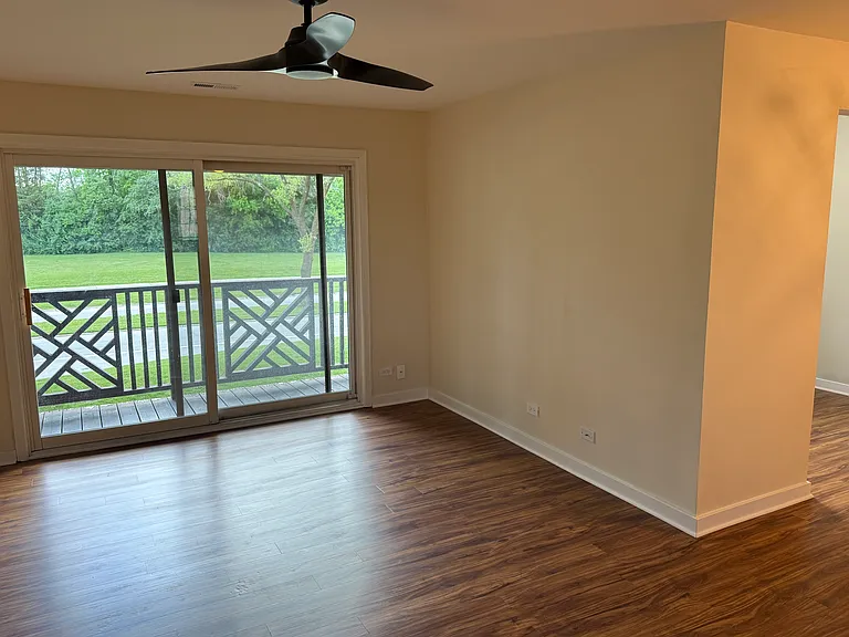 1756 Plymouth Ct #B — Photo 3