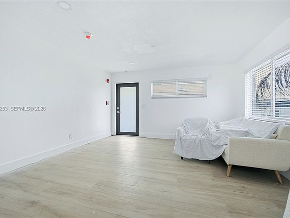 3rd image of 2209 SW 61st Ave