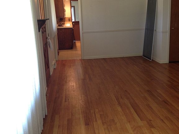 Dining Rm. w/hardwood fl.