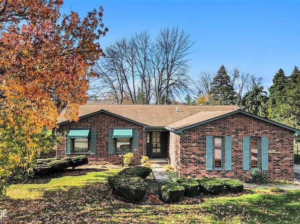 44251 Rina Ln, Clinton Township, MI 48038