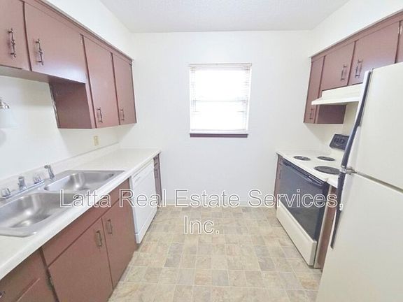 4th image of 12502 E 40th St S #C