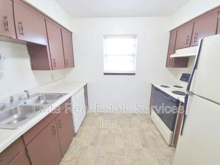 12502 E 40th St S #C — Photo 4