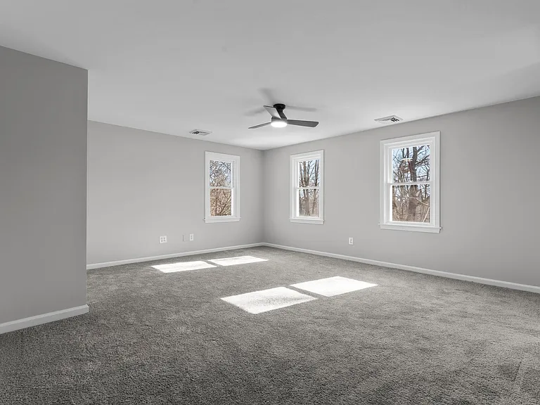 40 Harkness Dr — Photo 19